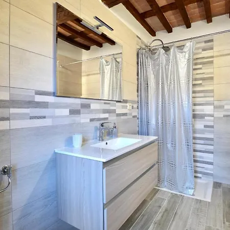 2 Bedroom Nice In Massarosa